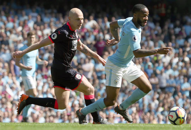 巴萨中场在 巴萨中场在